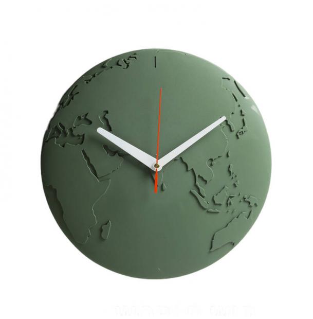 Часы настенные Qualy World Wide Waste темно-зеленые QL10400-GN