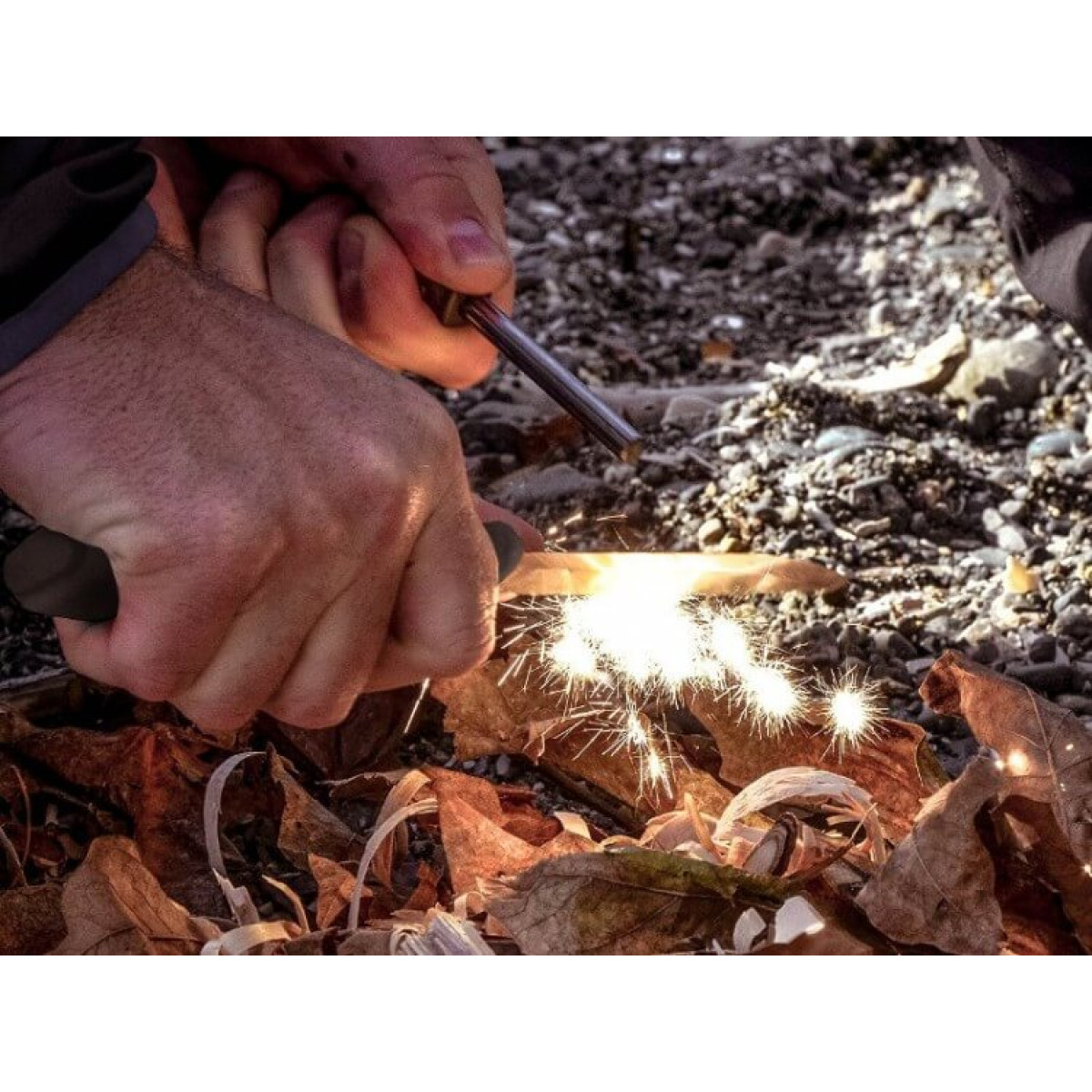Нож туристический Morakniv BushCraft Survival Black 11835, нержавеющая сталь, с ножнами, огниво, черный 7