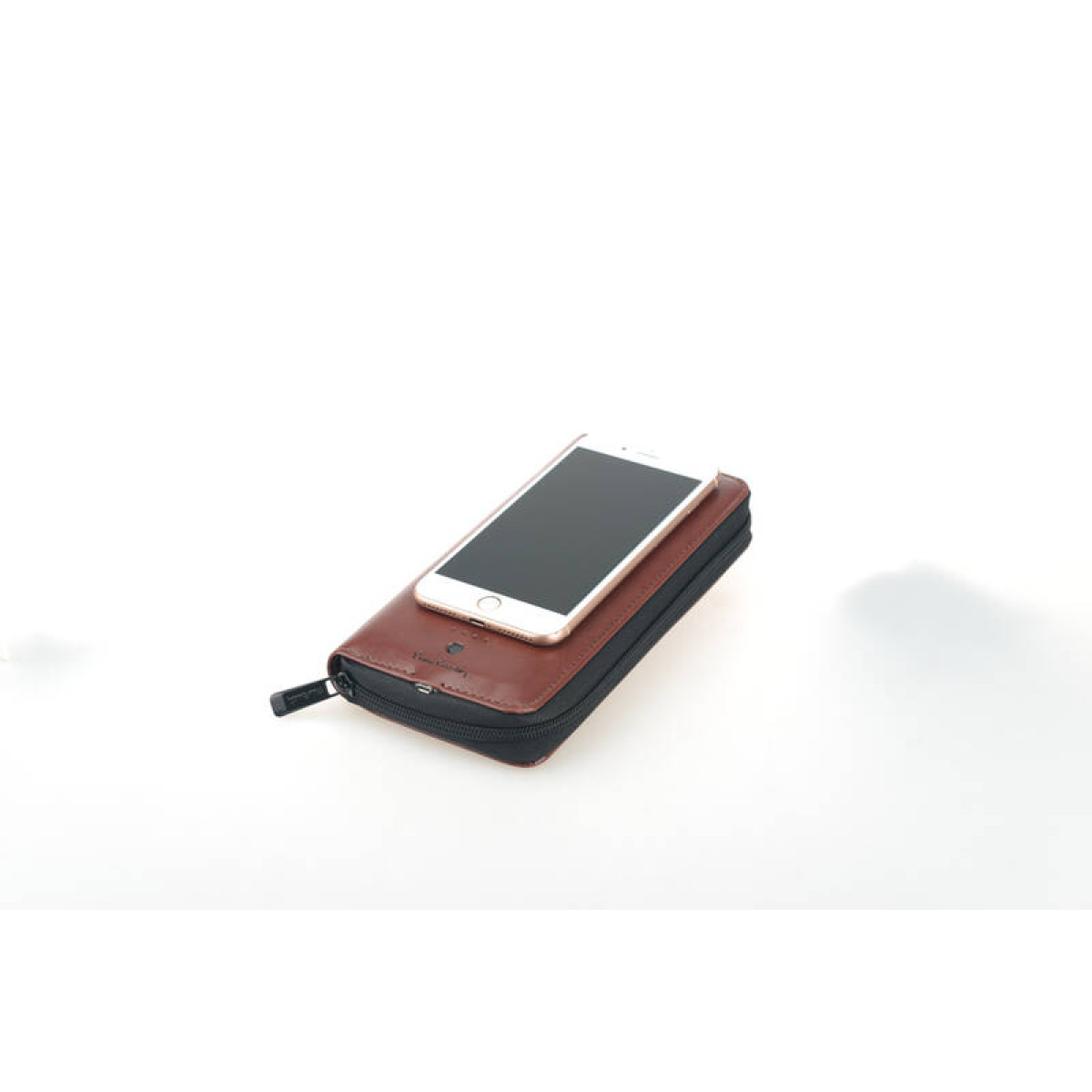 Кошелек Pierre Cardin с аккумулятором Power Bank (4 000 mAh) коричневый MK037-2 4