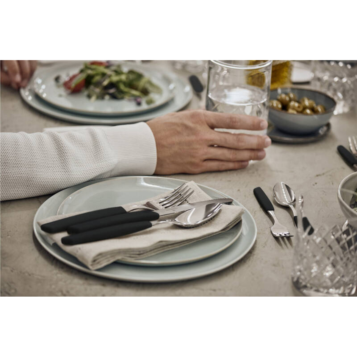 Набор столовых принадлежностей Swiss Modern VICTORINOX 6.9093.11W.24 6