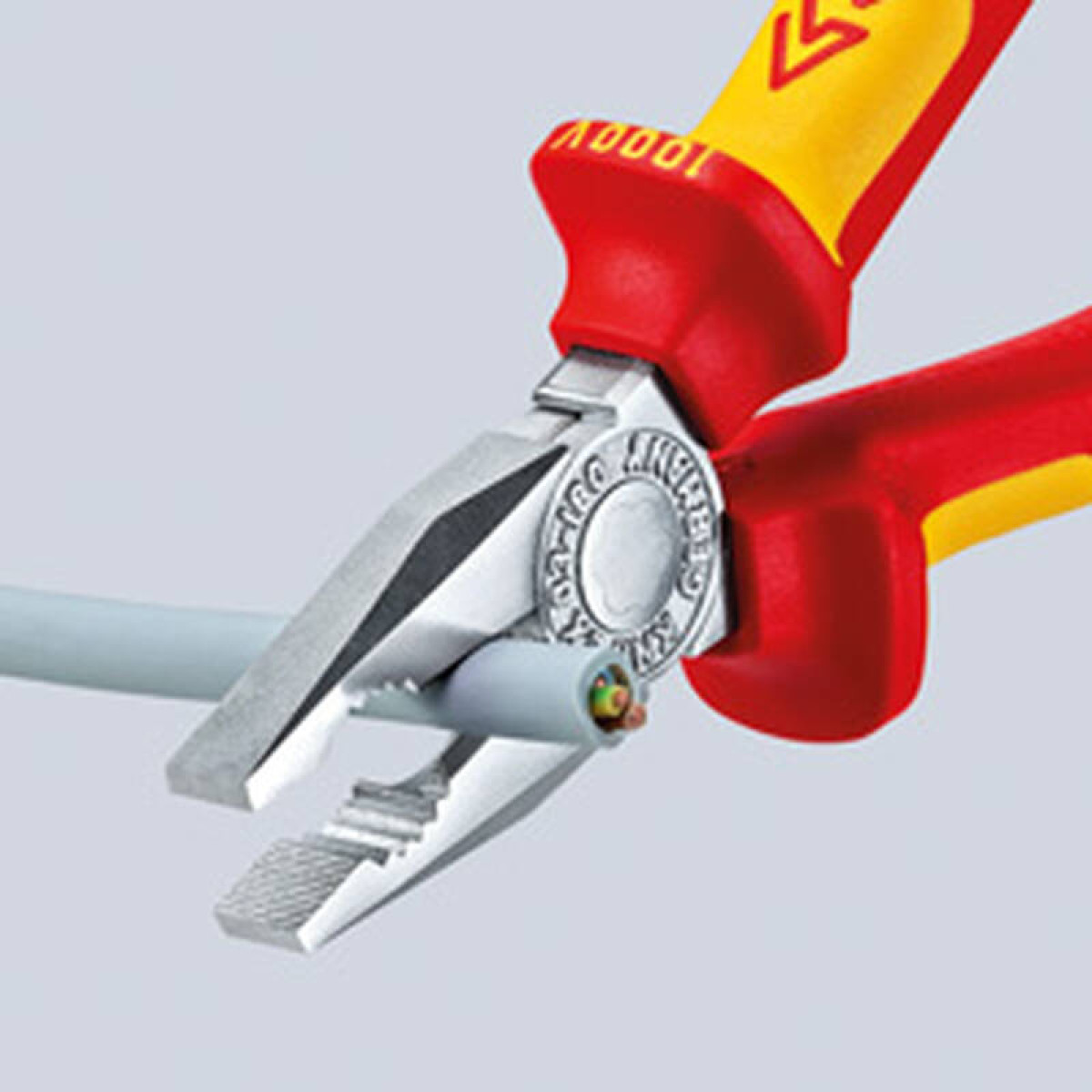 Плоскогубцы комбинированные KNIPEX KN-0302160SB 2