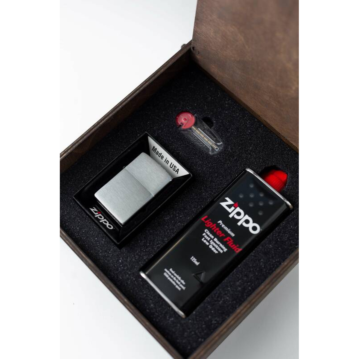 Подарочный набор оригинальная зажигалка Zippo 1941 с топливом 125 мл + кремнии в деревянной коробке 3