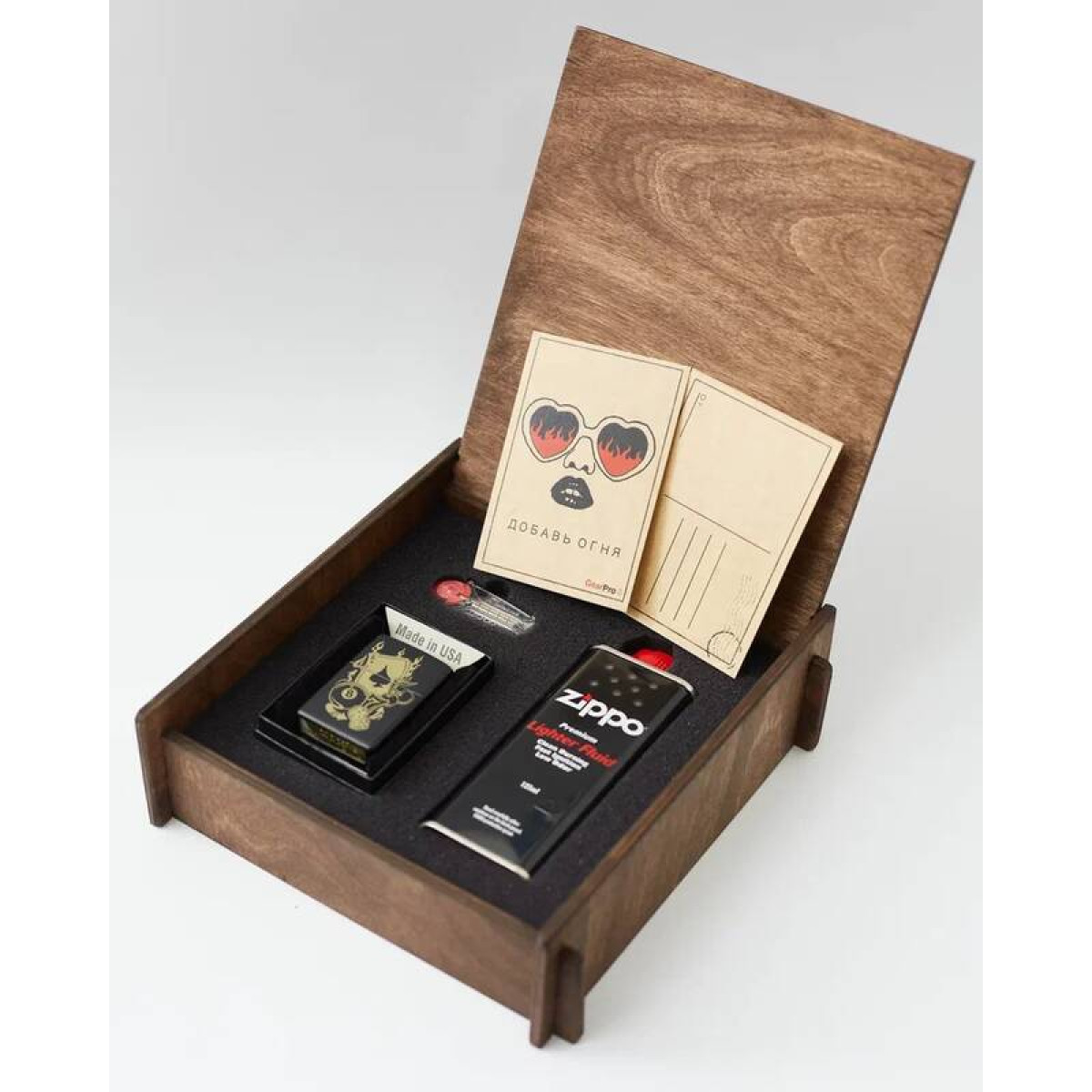 Подарочный набор оригинальная зажигалка Zippo 49257 с топливом 125 мл + кремнии в деревянной коробке 2