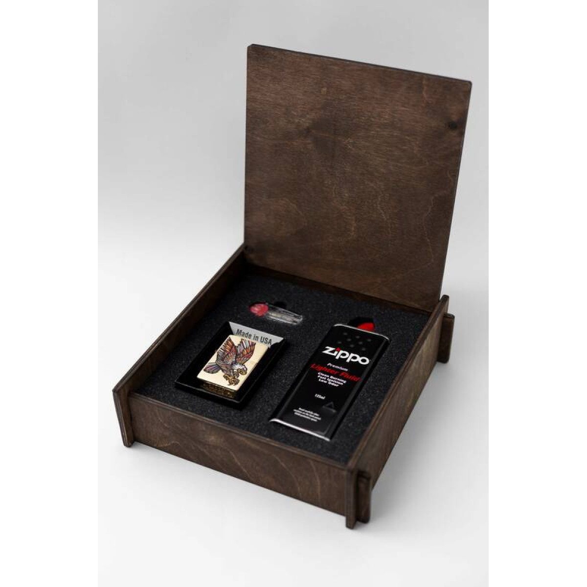Подарочный набор оригинальная зажигалка Zippo 49667 с топливом 125 мл + кремнии в деревянной коробке 3