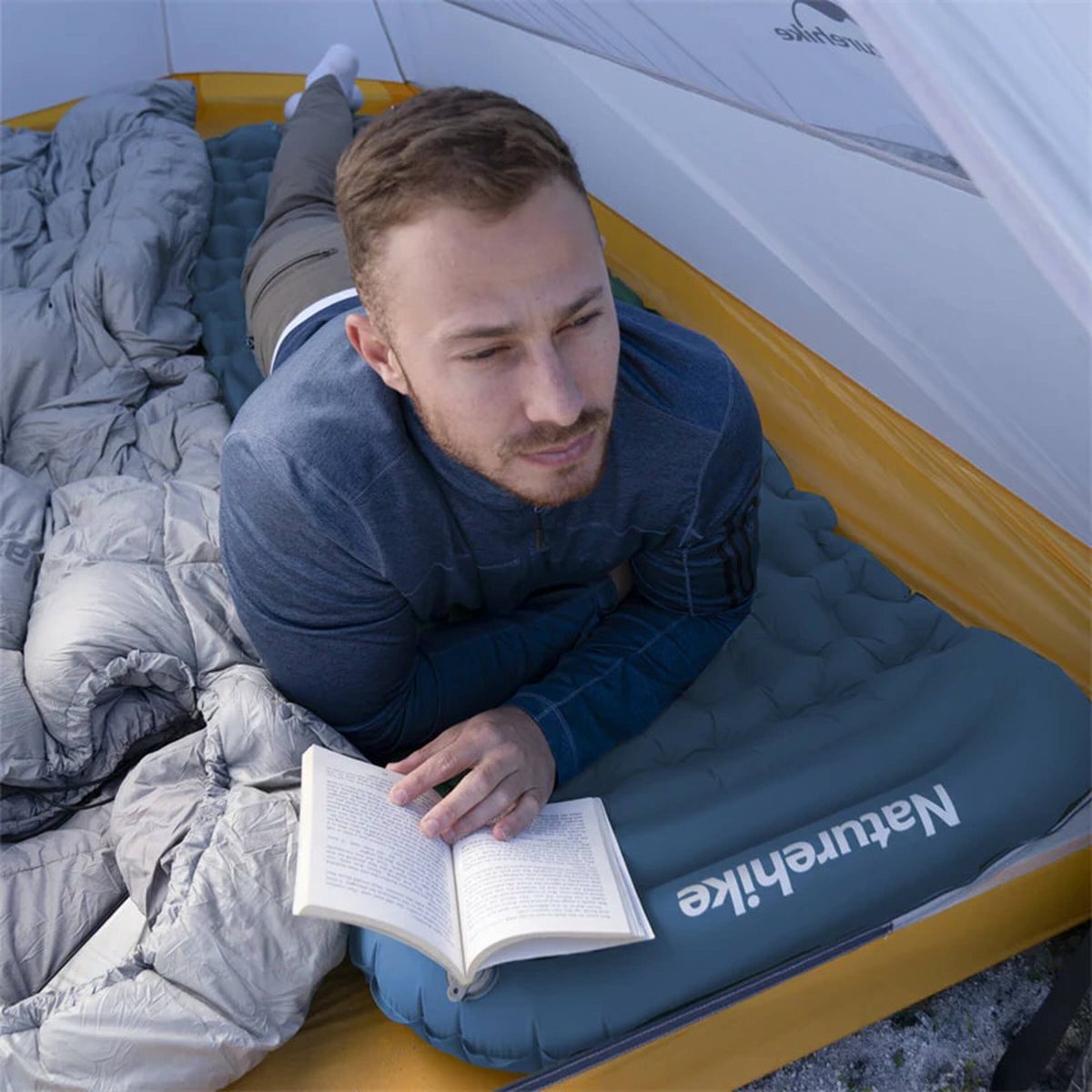 Туристический надувной матрас с насосом Naturehike FC-12 6976023929496 3