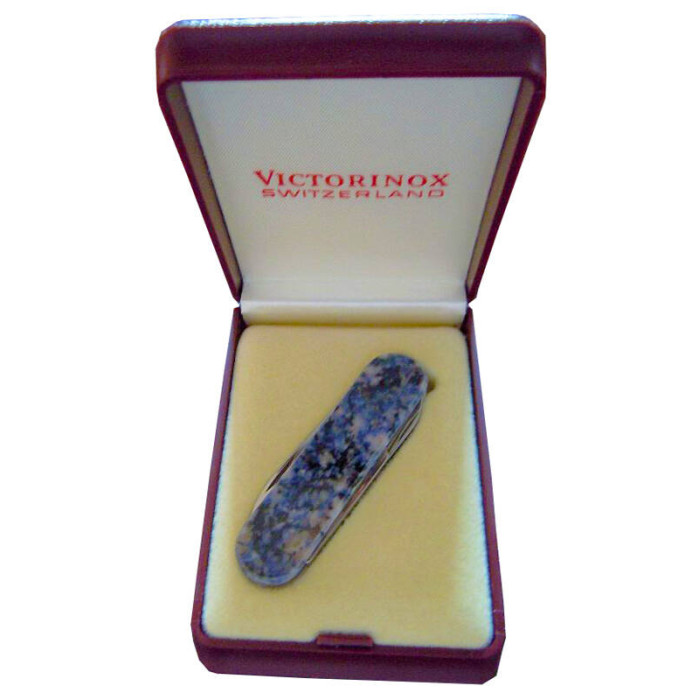 Нож-брелок Victorinox Classic LE, 58 мм, 4 функции, рукоять из натурального камня, "Azul Santa Cruz"