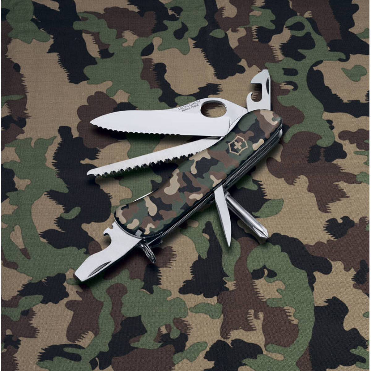 Нож Victorinox Trailmaster One Hand, 111 мм, 12 функций, камуфляжный 4