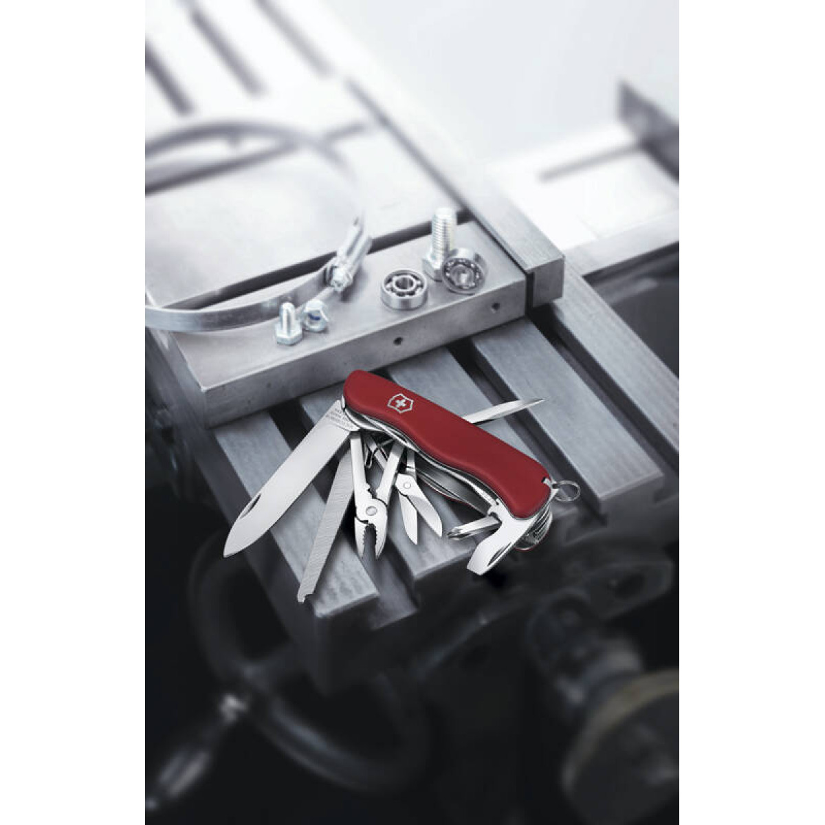 Нож Victorinox WorkChamp 111 мм, 21 функция, красный 3