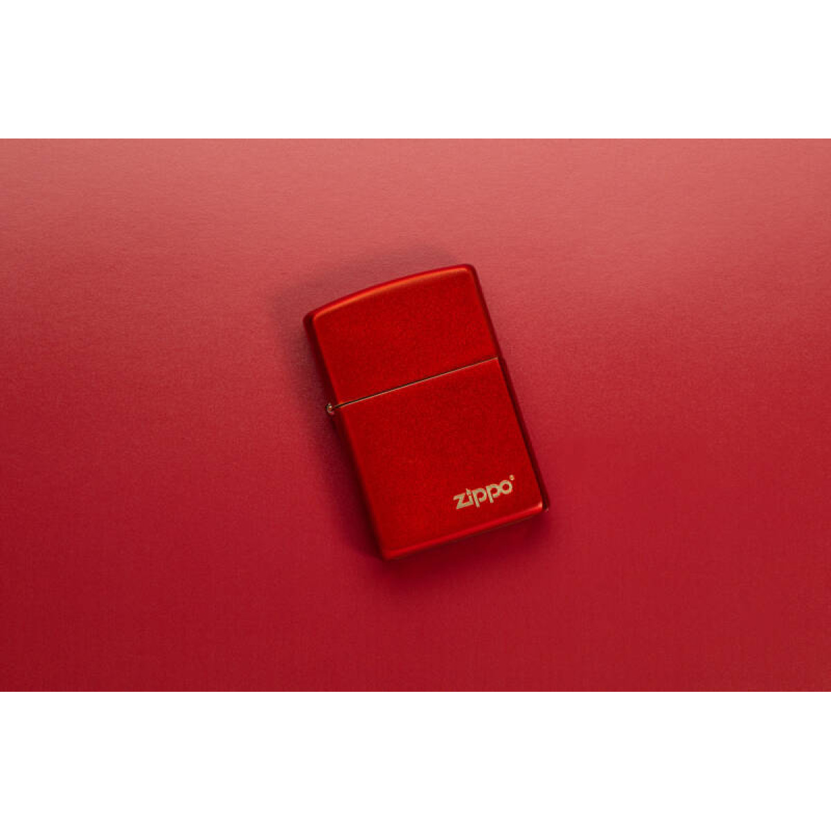 Зажигалка ZIPPO Classic Metallic Red 49475ZL 10